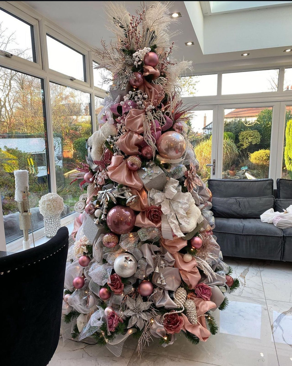 Árvore de Natal + Decoração 360º Luxo Rose - 2,40 Metros